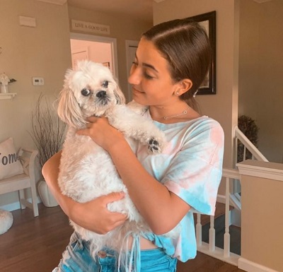 GiaNina Paolantonio Wiki, Height, Age, Boyfriend, Family, Biography & More 22 GiaNina Paolantonio with her pet