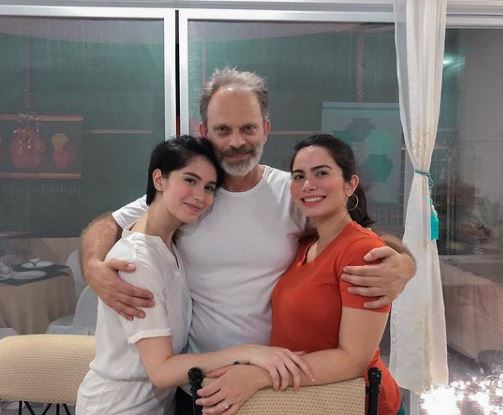 Jessy Mendiola Wiki | Age, Husband, Height, Family, Biography & More 8 Jessy Mendiola with her father Roger Tawile and sister Pamela Mendiola Tawile