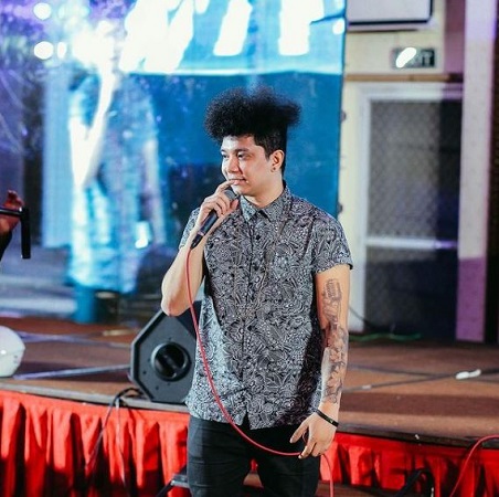 Jon Gutierrez (King Badger) Wiki, Height, Age, Girlfriend, Family, Biography & More 14 Jon Gutierrez during live concert