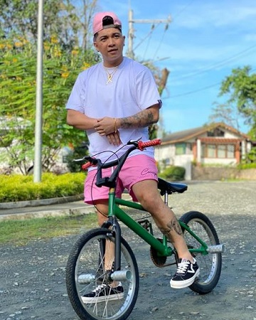Jon Gutierrez (King Badger) Wiki, Height, Age, Girlfriend, Family, Biography & More 4 Jon Gutierrez loves cycling