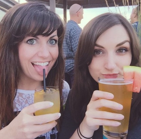 LaurenzSide Wiki, Height, Age, Husband, Family, Biography & More 6 LaurenzSide with her sister