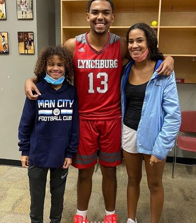 Leslie Davis (Hubert Davis' Wife) Wiki, Age, Children, Net worth, Bio & More 5 Leslie Davis' children Elijah, Micah, and Bobbie Gracie