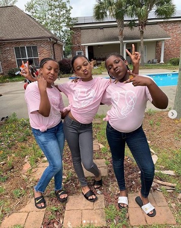 Macei with her friends.