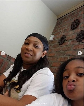 Macei with her mother.
