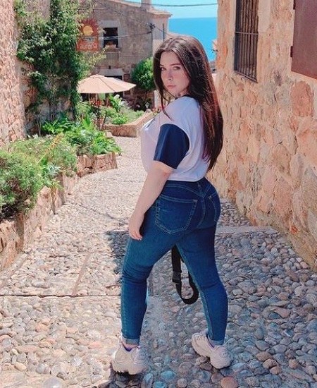 Who is Marina Mui? Wiki, Height, Age, Boyfriend, Family, Bio & More 6 Marina Mui Height & Weight