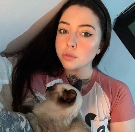 Who is Marina Mui? Wiki, Height, Age, Boyfriend, Family, Bio & More 11 Marina Mui has a lot of pet animals