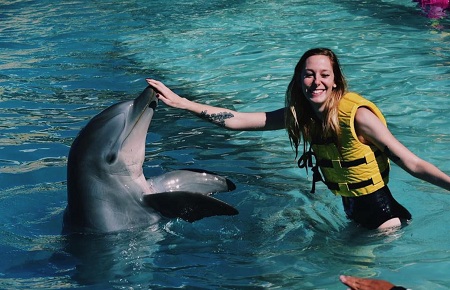 MeganPlays Wiki | Height, Age, Boyfriend, Family, Biography & More 22 MeganPlays clicked while enjoying with a Dolphin