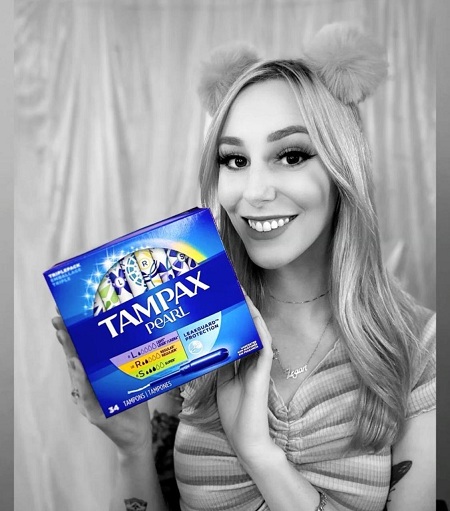 MeganPlays Wiki | Height, Age, Boyfriend, Family, Biography & More 17 MeganPlays does paid promotion for Tampax