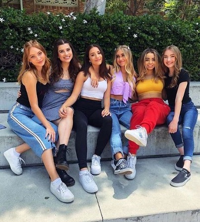 Nadia Turner Wiki, Height, Age, Boyfriend, Family, Biography & More 11 Nadia Turner and her friends