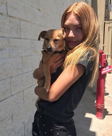 Nadia Turner Wiki, Height, Age, Boyfriend, Family, Biography & More 18 Nadia Turner and her pet dog Peanut