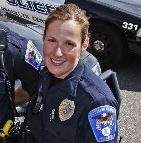 Daunte Wright Wiki | Age, Family, Death, Girlfriend, Biography & More 8 Officer Kim Potter