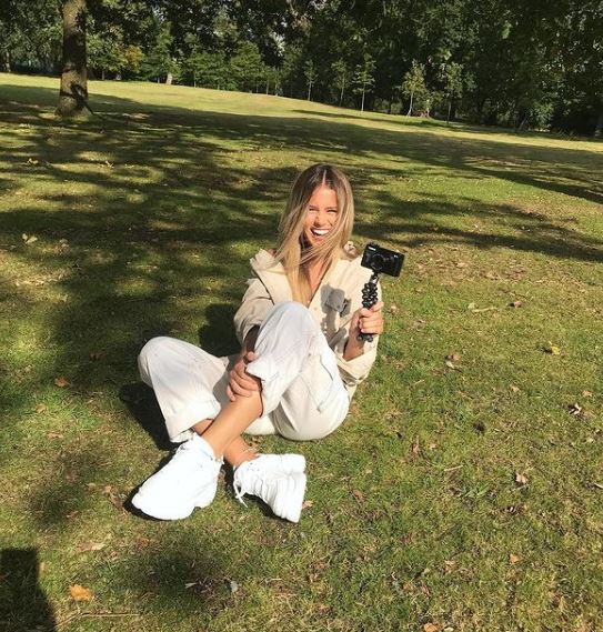 Olivia Neill Wiki | Height, Age, Boyfriend, Family, Biography & More 10 Olivia Neill is a vlogger
