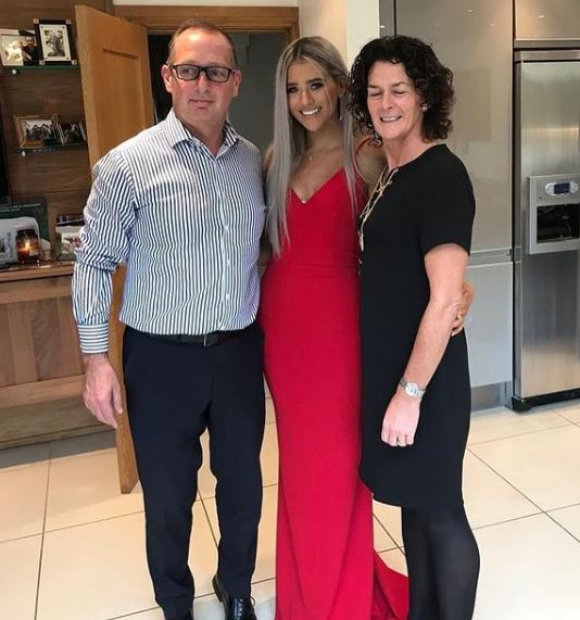Olivia Neill Wiki | Height, Age, Boyfriend, Family, Biography & More 7 Olivia Neill with her father and mother