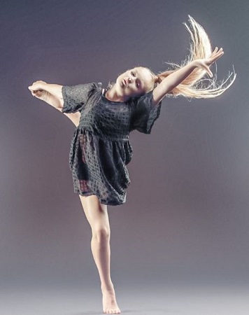 Pressley Hosbach Wiki, Height, Age, Boyfriend, Family, Biography & More 14 Pressley Hosbach is a professional dancer