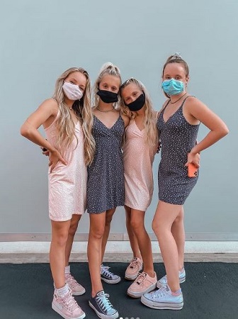 Pressley Hosbach Wiki, Height, Age, Boyfriend, Family, Biography & More 11 Pressley Hosbach with her friends