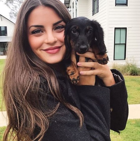 Rachael Kirkconnell owns a pet dog named Winnie