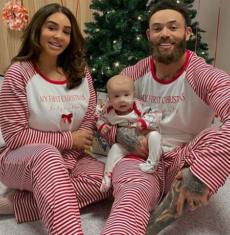 Safiyya Vorajee Wiki | Age, Boyfriend, Children, Family, Biography & More 11 Safiyya Vorajee and Ashley Cain celebrating Azaylia Diamond Cain's first Christmas in December 2020