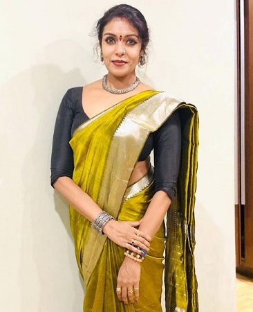 Sandhya Manoj Wiki, Age, Husband, Caste, Family, Biography & More 3 Sandhya Manoj bio.