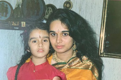 Shivangi Kolhapure old picture with her daughter Shraddha kapoor