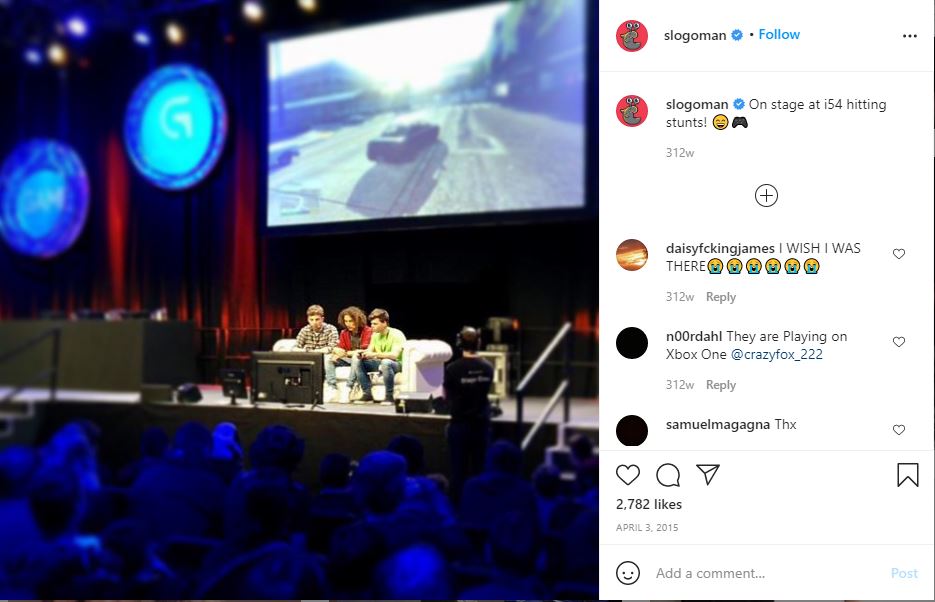 Slogoman with his fellow YouTubers on the stage.