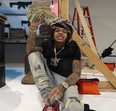 SpotemGottem (Rapper) Wiki | Height, Age, Girlfriend, Family, Biography & More 15 SpotemGottem picture with cash