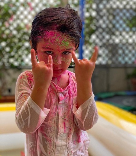 Taimur Ali Khan Wiki, Height, Age, Family, Photos, Biography & More 16 Taimur Ali Khan plays Holi in 2021