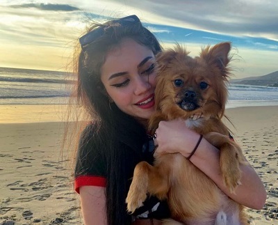 Tarayummy with her pet