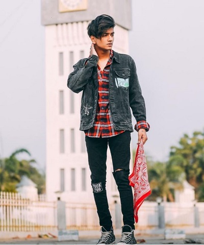 Who is Tushar Silawat? Wiki, Height, Age, Girlfriend, Family, Bio & More 5 Tushar Silawat Height & weight