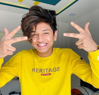 Who is Tushar Silawat? Wiki, Height, Age, Girlfriend, Family, Bio & More 4 Tushar Silawat education