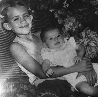 Whitney Simmons Wiki, Height, Age, Husband, Family, Biography & More 10 Whitney Simmons childhood picture with her sibling