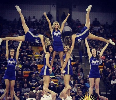 Whitney Simmons Wiki, Height, Age, Husband, Family, Biography & More 6 Whitney Simmons with her cheerleading team