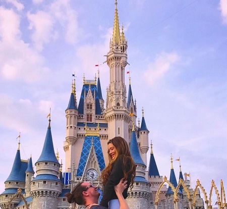 Keilah Kang Wiki, Height, Age, Boyfriend, Family, Biography & More 22 Keilah Kang at Disney World