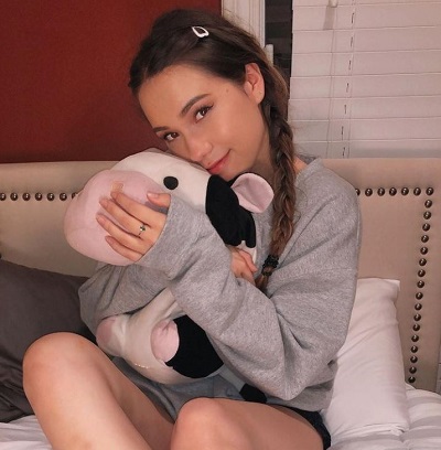 Who is QuarterJade? Wiki, Height, Age, Boyfriend, Family, Bio & More 15 QuarterJade loves soft toys