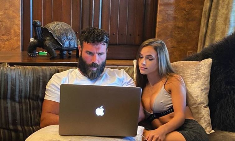 Hailey Grice Wiki - Biography, Age, Profession, Boyfriend, Family, Lifestyle, Height & More 10 Hailey Grice with Dan Bilzerian