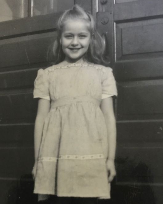 Who is Gloria Garcia? Biography, Wiki, Age, Profession, Net worth, Husband, Family & More 2 Gloria Garcia childhood photo