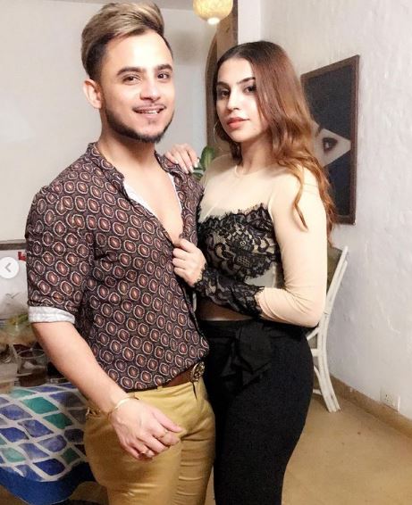 Pria Beniwal (Harsh Beniwal's Sister) Wiki - Biography, Age, Boyfriend, Family, Career, Height & More 14 Priya and Milliand gaba