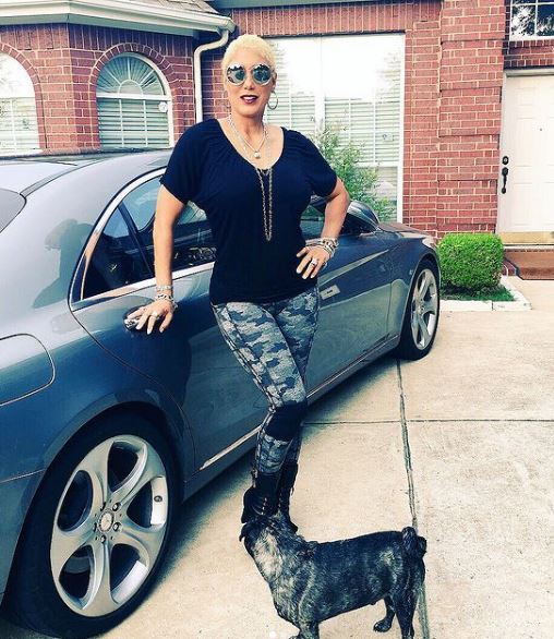 Who is Carolyn Chambers? Wiki, Biography & Facts About Deion Sanders' Ex-Wife 10 Carolyn Chambers has a dog