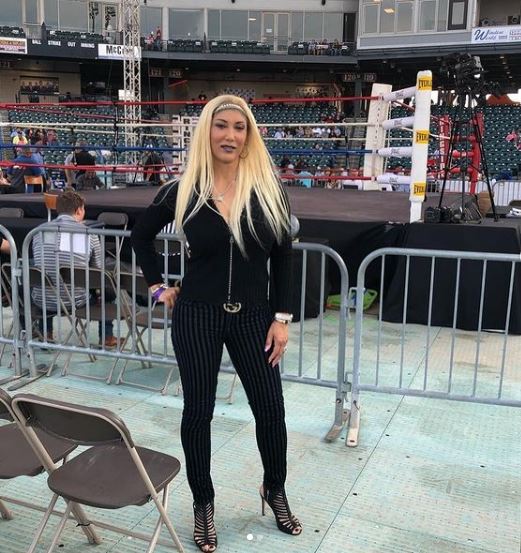 Who is Carolyn Chambers? Wiki, Biography & Facts About Deion Sanders' Ex-Wife 5 Carolyn Chambers height
