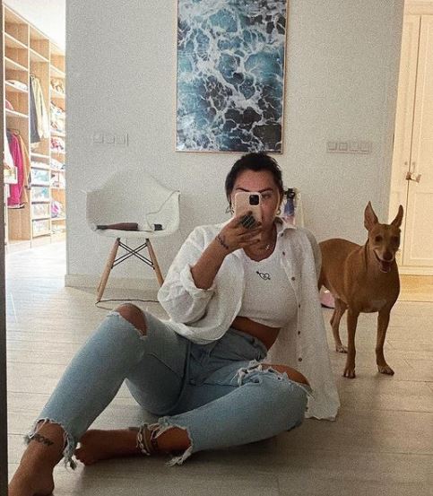 Who is Fie Laursen? Wiki, Biography, Net worth, Boyfriend, Family, Age, Height & More 17 Fie Laursen with her pet dog