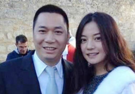 Who is Huang You Long? Wiki, Biography & Facts About Zhao Wei's Husband 2 Huang You Long with his wife