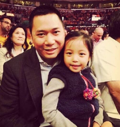 Who is Huang You Long? Wiki, Biography & Facts About Zhao Wei's Husband 7 Huang You with his daughter
