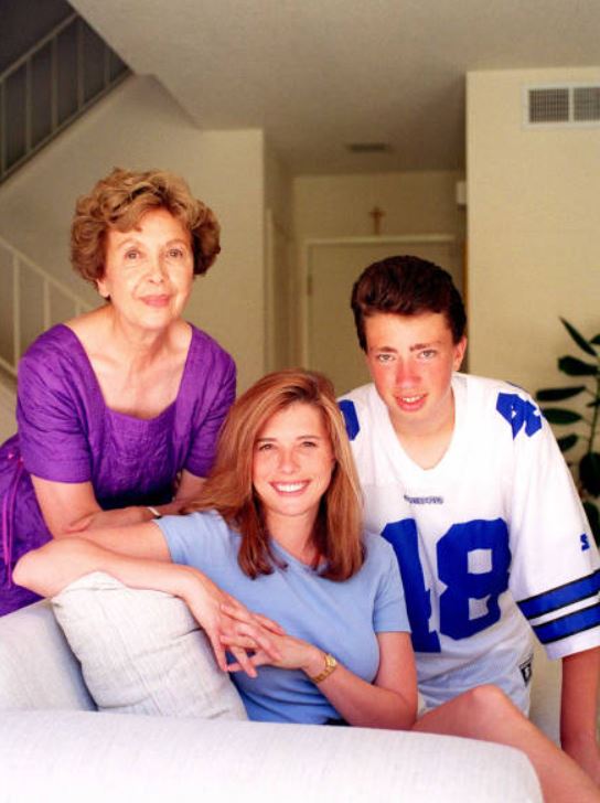 Who is Kimber Eastwood? Wiki, Biography, Net worth, Husband, Parents, Age, Height & More 3 Kimber Eastwood with her mother Roxanne Tunis and son Clinton Eastwood Gaddie