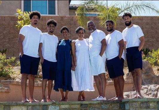 Who is Kimberly Chandler? Wiki, Biography & Facts About Tyson Chandler's Ex-Wife 4 Kimberly Chandler with her brothers and father