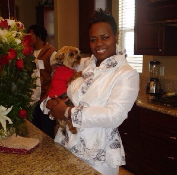Who is Lexis Jones Mason? Wiki, Biography, Net worth, Husband, Age, Kids, Family, Profession & More 14 Lexis Jones Mason loves dogs