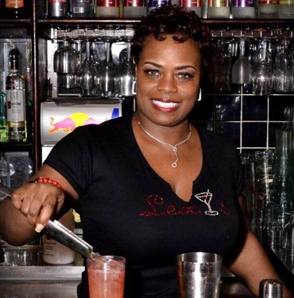 Who is Lexis Jones Mason? Wiki, Biography, Net worth, Husband, Age, Kids, Family, Profession & More 9 Lexis Jones Mason's at a bar