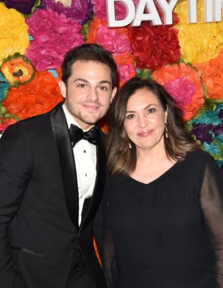 Who is Zach Tinker? Wiki, Biography, Age, Net worth, Girlfriend, Family, Movies & More 7 Zach Tinker with his mother