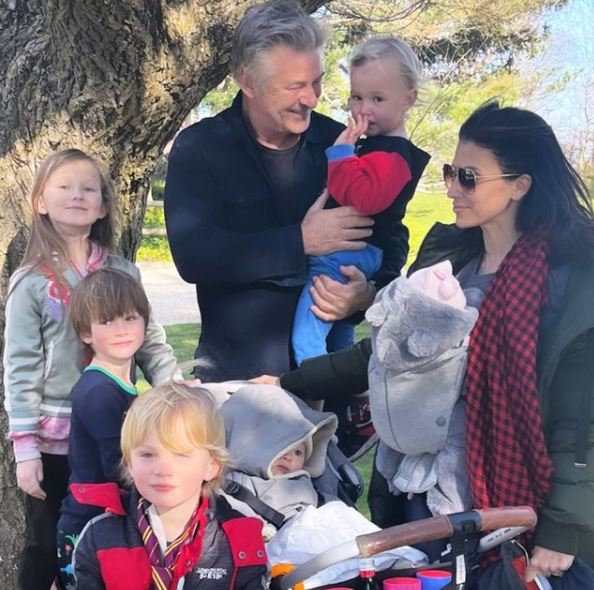 Who is Carmen Baldwin? Wiki, Biography, Age & Facts About Alec Baldwin's Daughter 3 Carmen Gabriela with her family