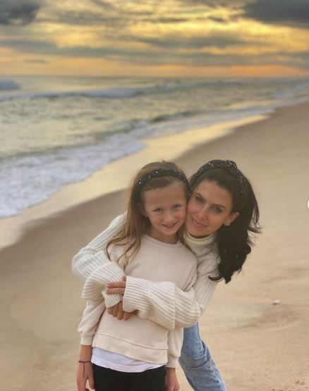 Who is Carmen Baldwin? Wiki, Biography, Age & Facts About Alec Baldwin's Daughter 7 Carmen Gabriela with her mother Hilaria Baldwin