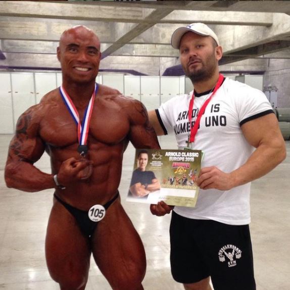 Who is Daniel Stisen? Wiki, Biography, Net worth, Age, Wife, Movies, Workout, Family, Height & More 8 Daniel Stisen with his student Joel