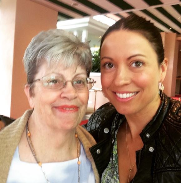 Who is Kay Cannon? Bio, Wiki, Age, Husband, Net worth, Kids, Family, Career, Height & More 3 Kay Cannon with her mother Rosie